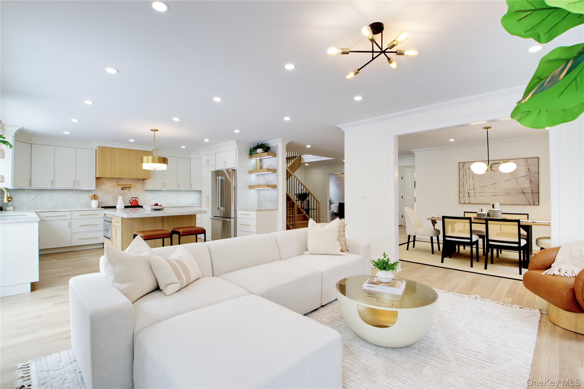 #3 photo, 30 4th Street, Manhasset , NY 11030