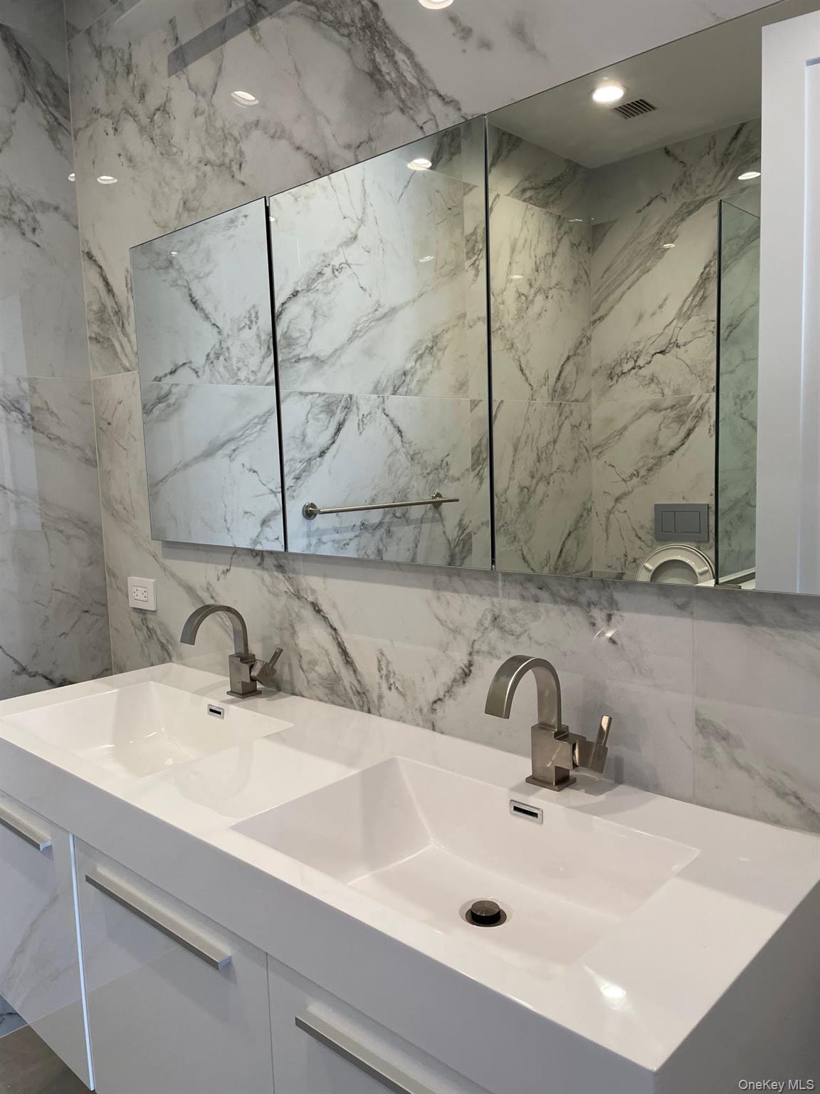 #3 photo, 19-14 21st Road, Astoria , NY 11105