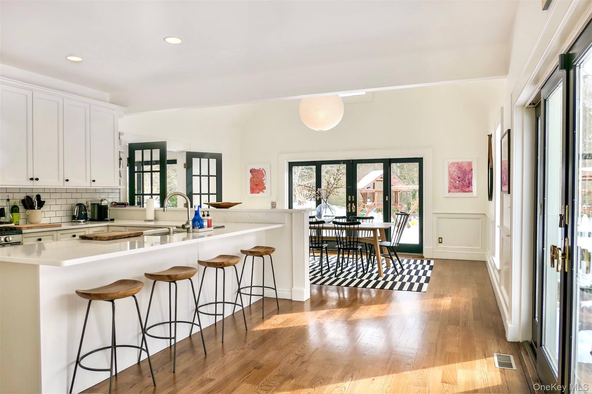 #12 photo, 70 S Country Road, Bellport Village , NY 11713