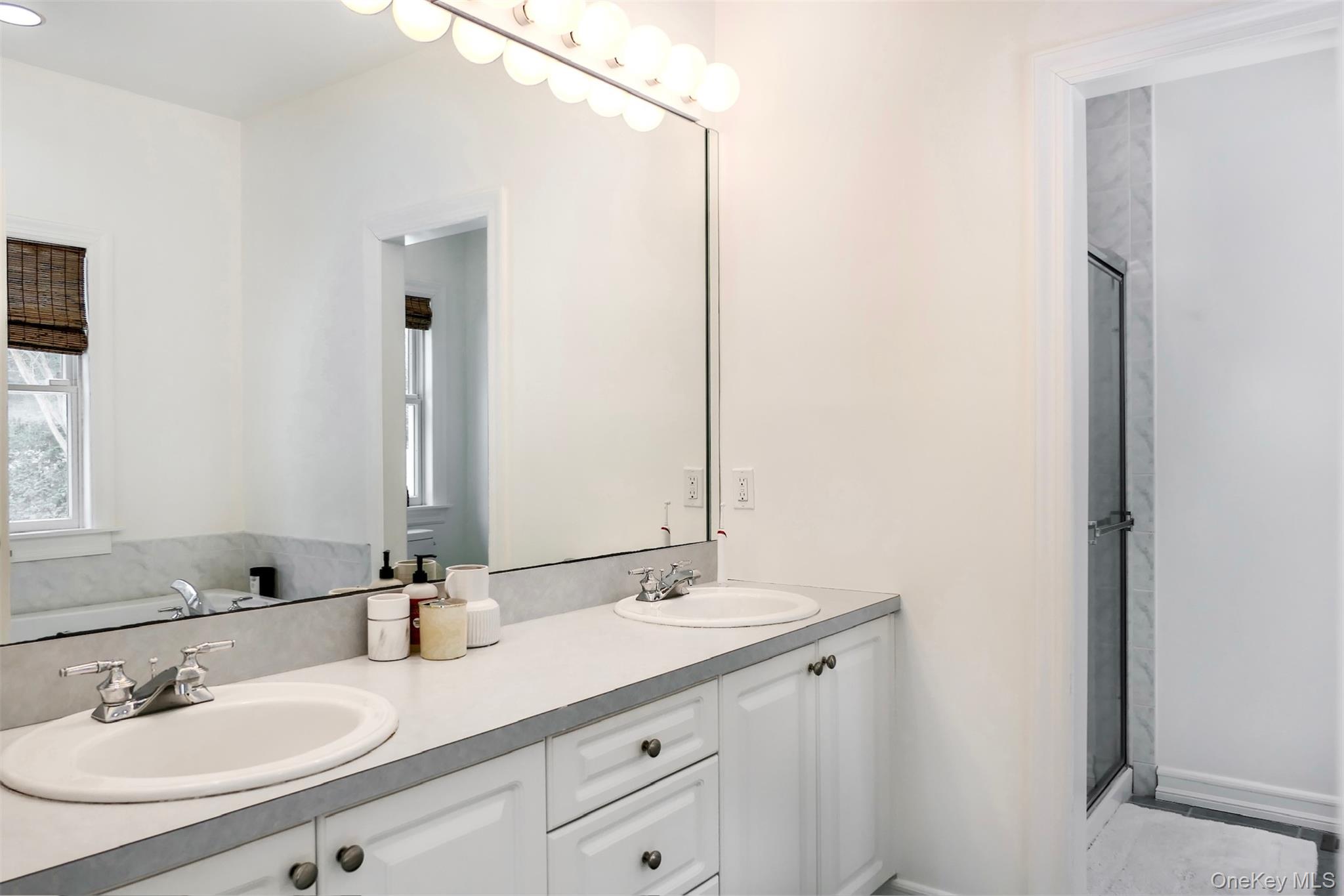 #18 photo, 70 S Country Road, Bellport Village , NY 11713