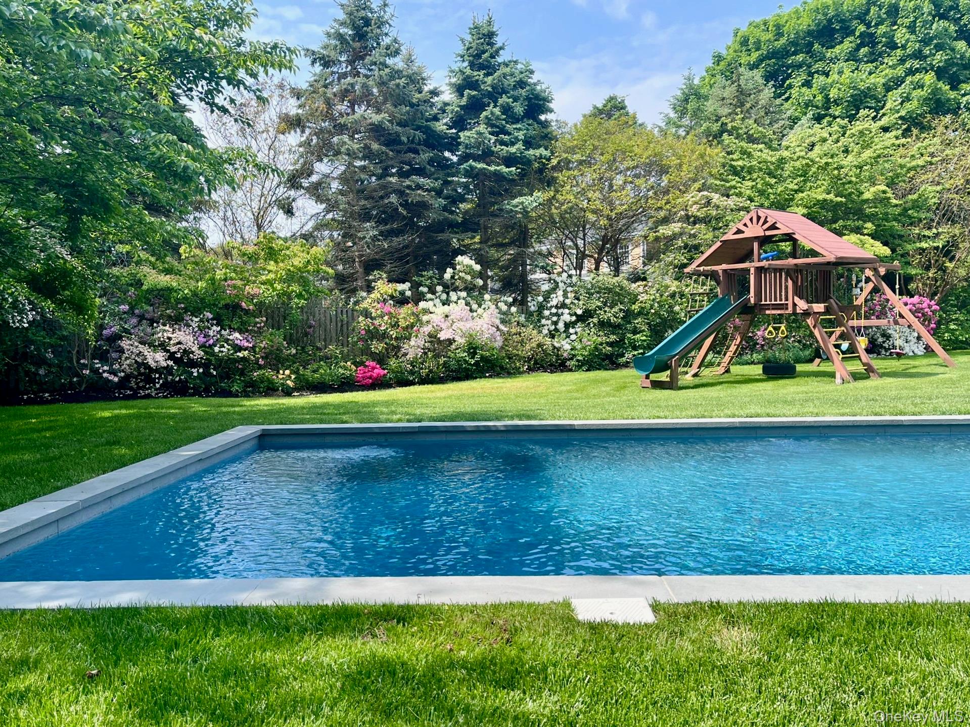 #4 photo, 70 S Country Road, Bellport Village , NY 11713