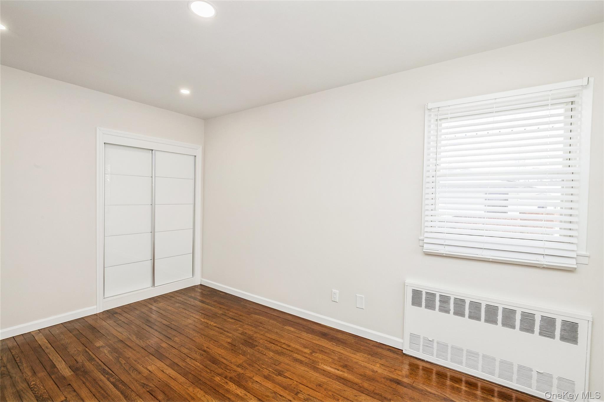 #18 photo, 15 Center Drive, Syosset , NY 11791