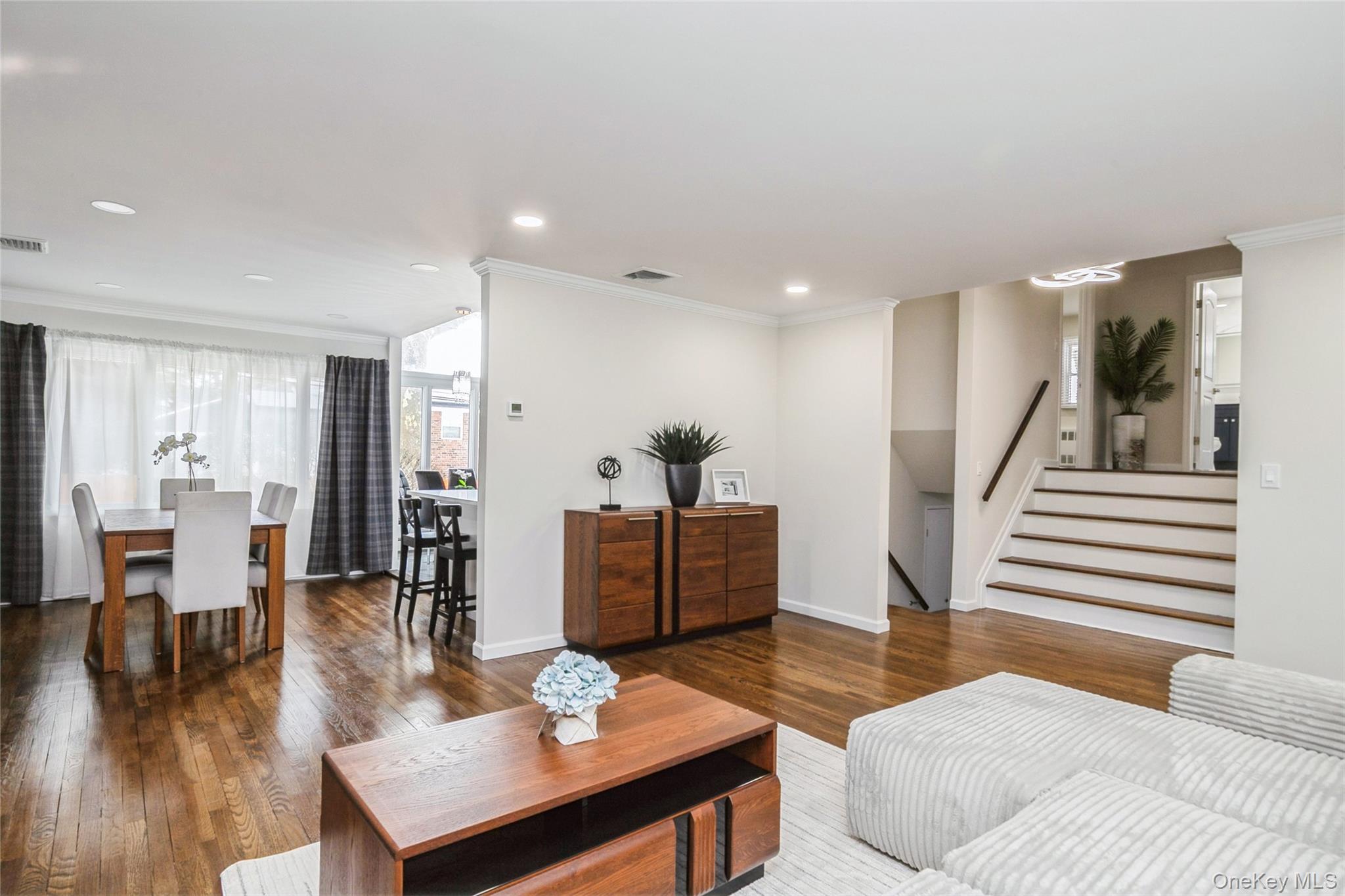 #8 photo, 15 Center Drive, Syosset , NY 11791