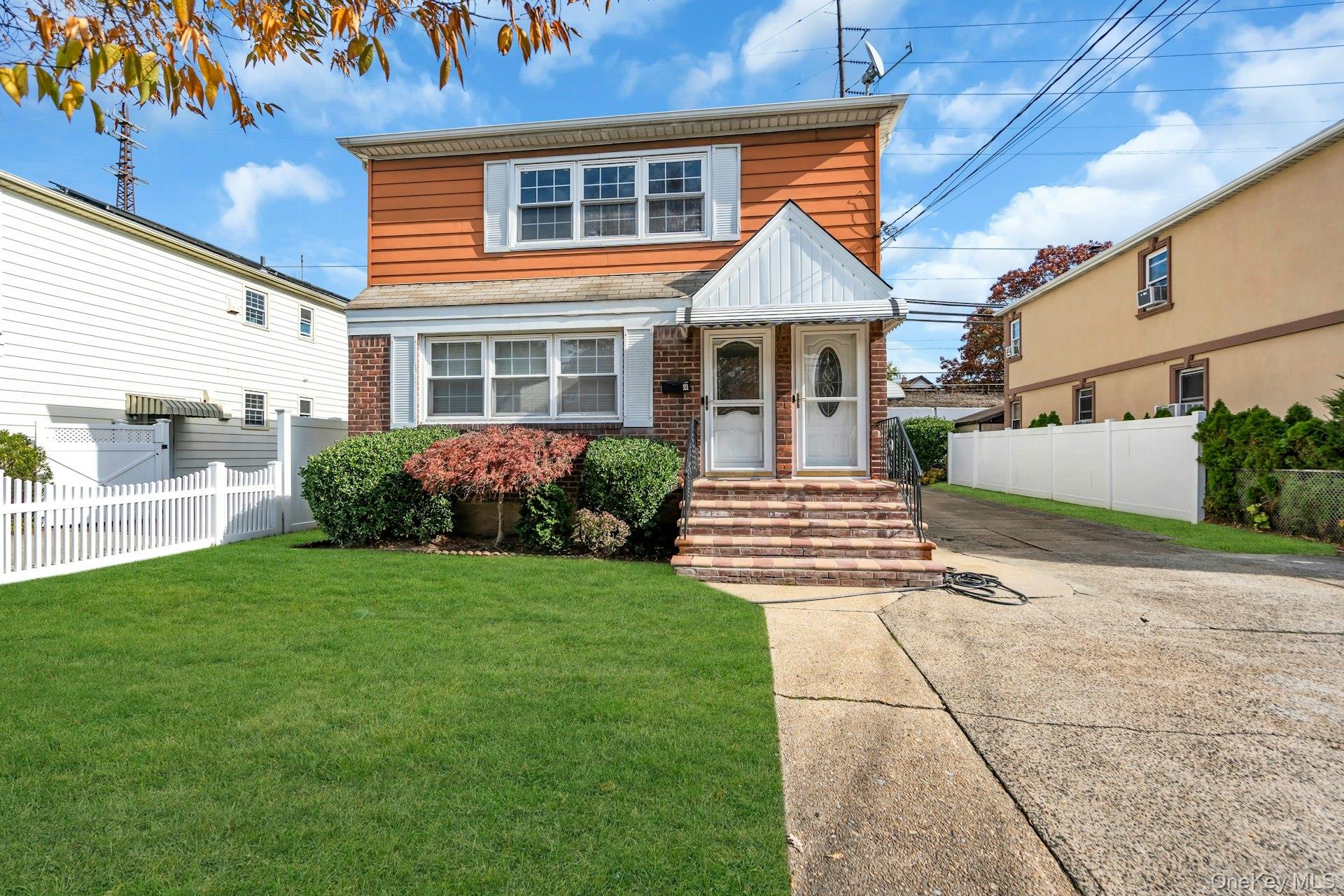 #1 photo, 21 Cochran Place, नासाउ काउंटी Valley Stream , NY 11581