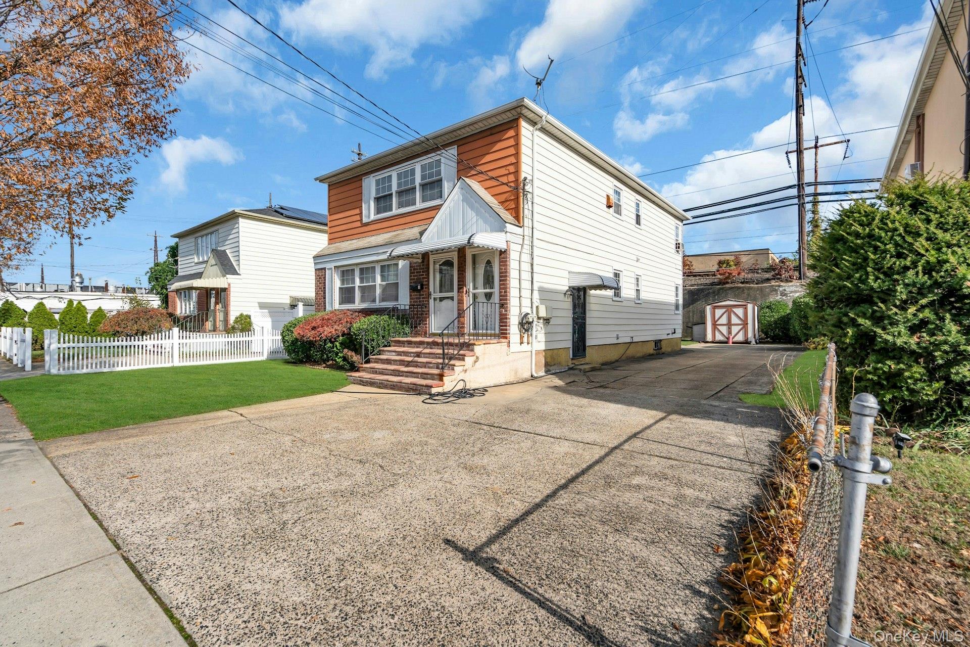 #2 photo, 21 Cochran Place, नासाउ काउंटी Valley Stream , NY 11581