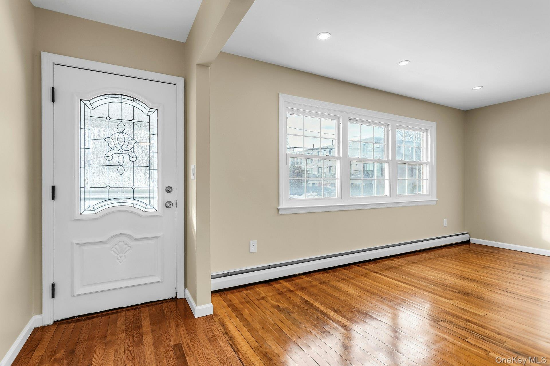 #3 photo, 21 Cochran Place, नासाउ काउंटी Valley Stream , NY 11581