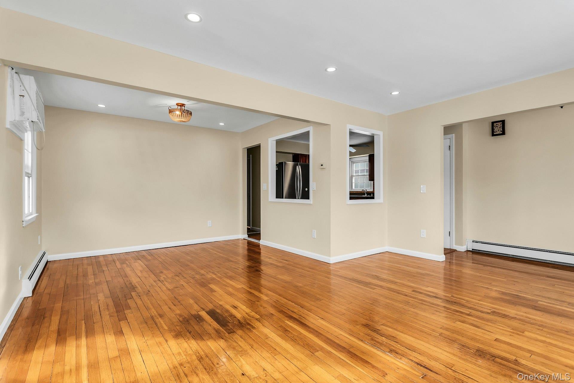 #5 photo, 21 Cochran Place, नासाउ काउंटी Valley Stream , NY 11581