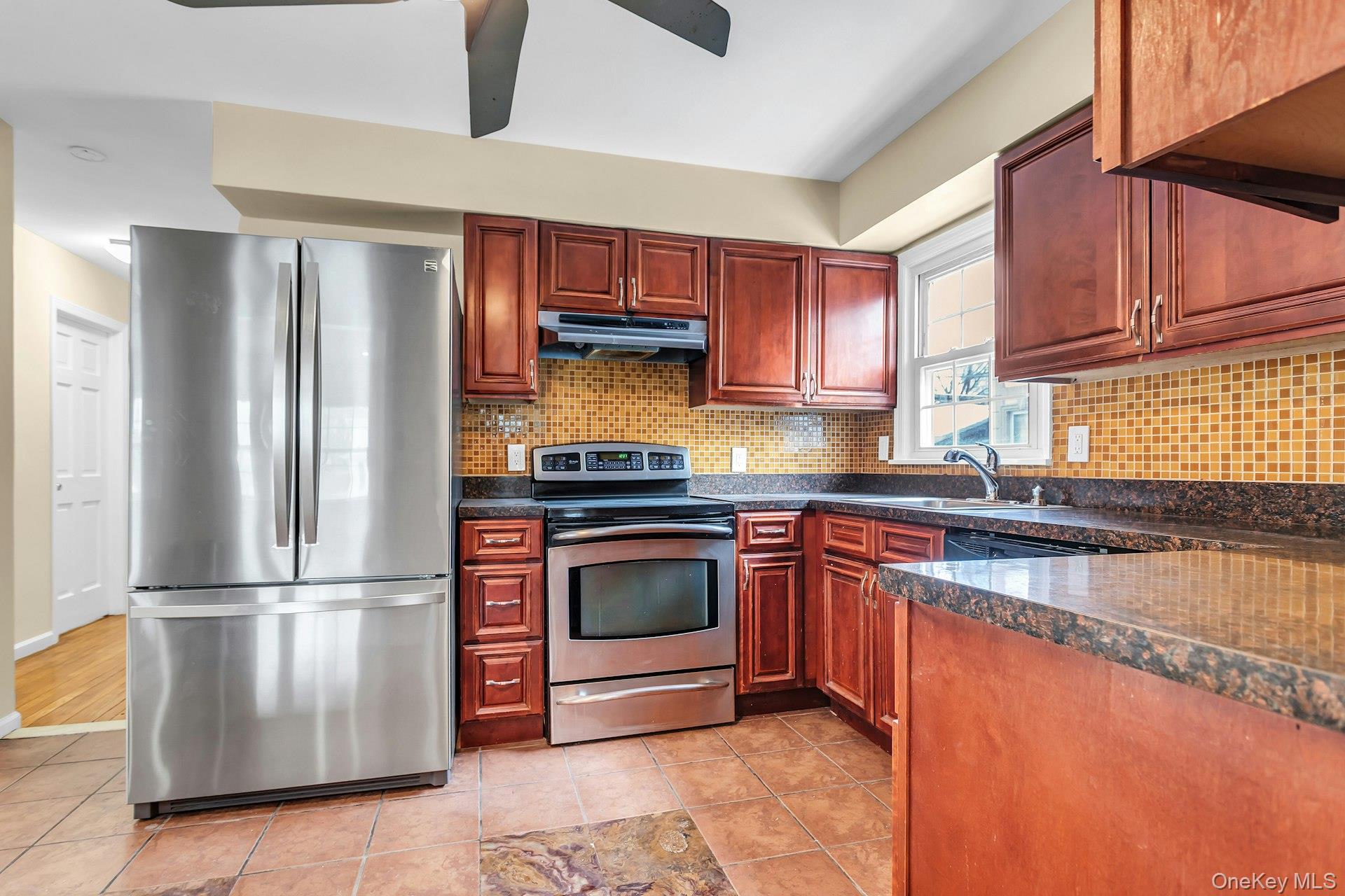 #7 photo, 21 Cochran Place, नासाउ काउंटी Valley Stream , NY 11581