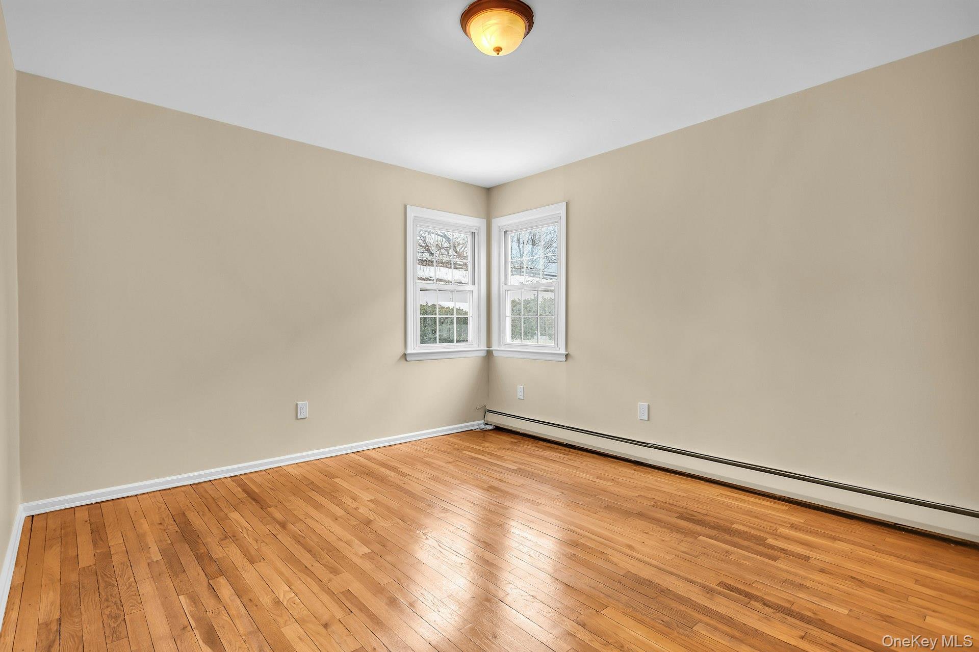 #9 photo, 21 Cochran Place, नासाउ काउंटी Valley Stream , NY 11581