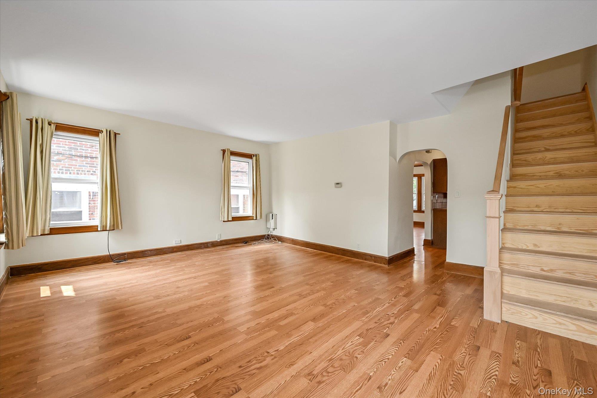 #5 photo, 5428 65th Place, 뉴욕퀸즈 Maspeth , NY 11378