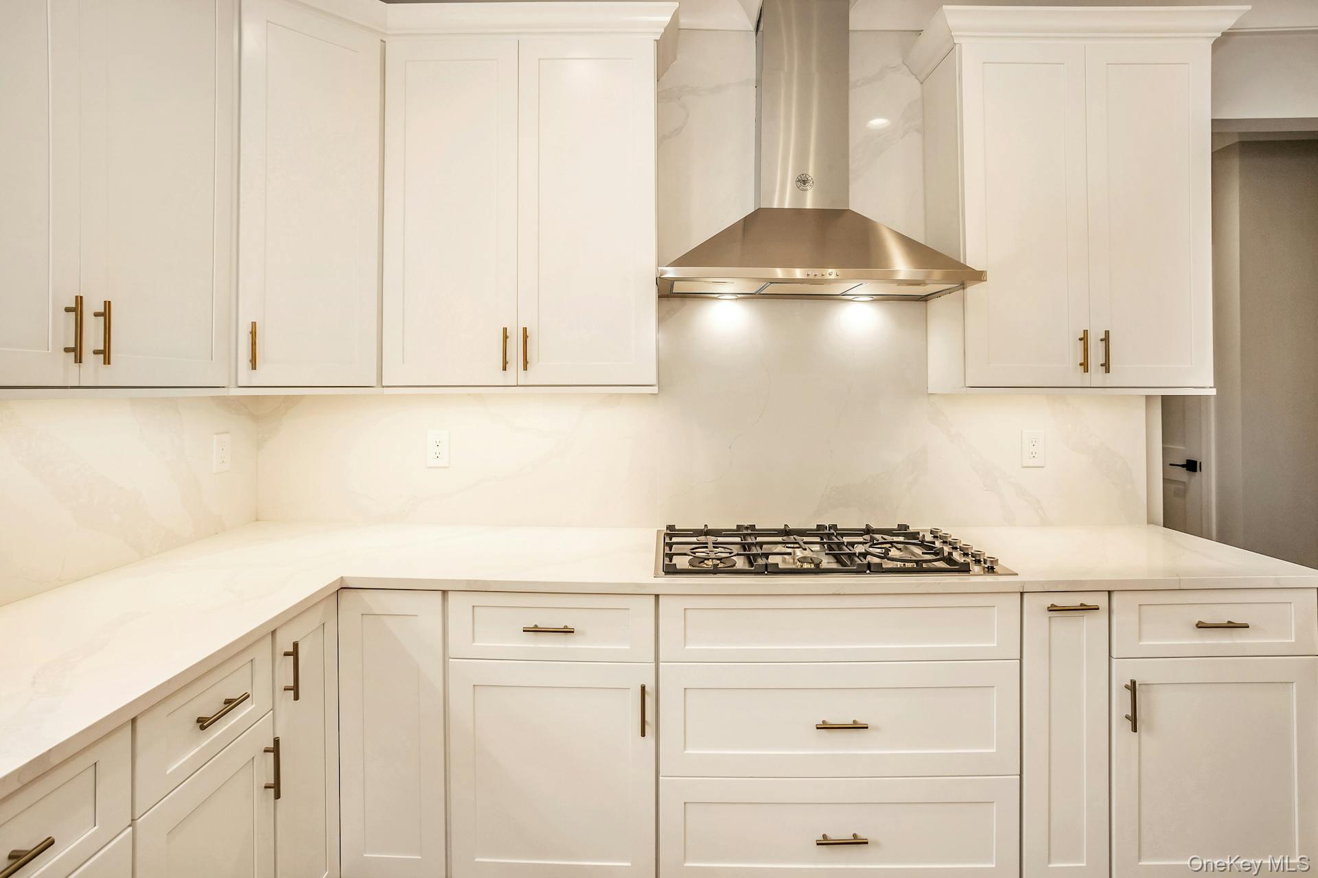 #8 photo, 90 Grand Boulevard, Massapequa Park , NY 11762