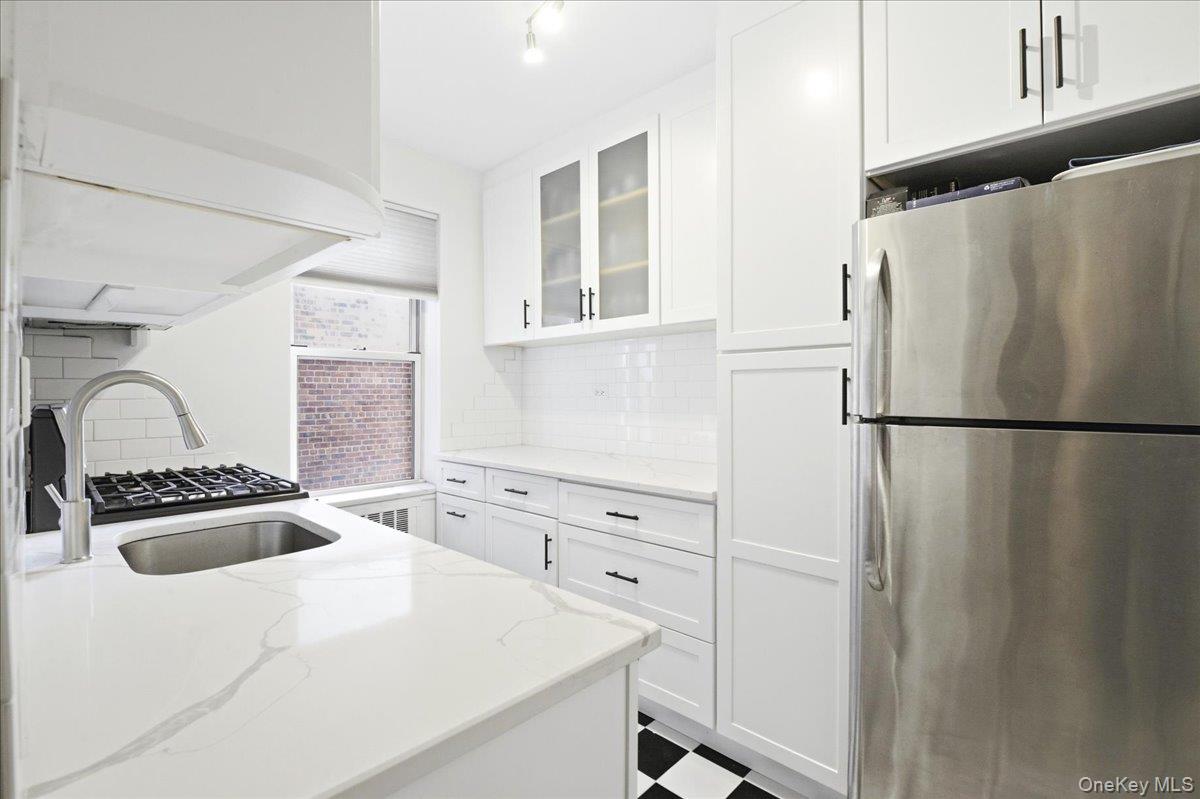 #11 photo, 67-38 108th Street, Forest Hills , NY 11375