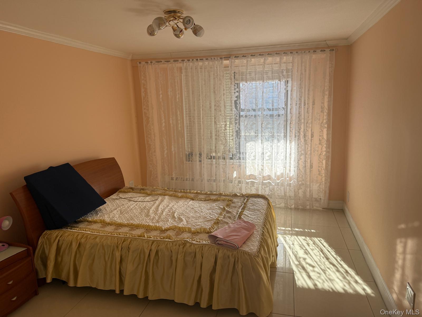 #1 photo, 6145 98th Street, Куинс ‖ Rego Park , NY 11374