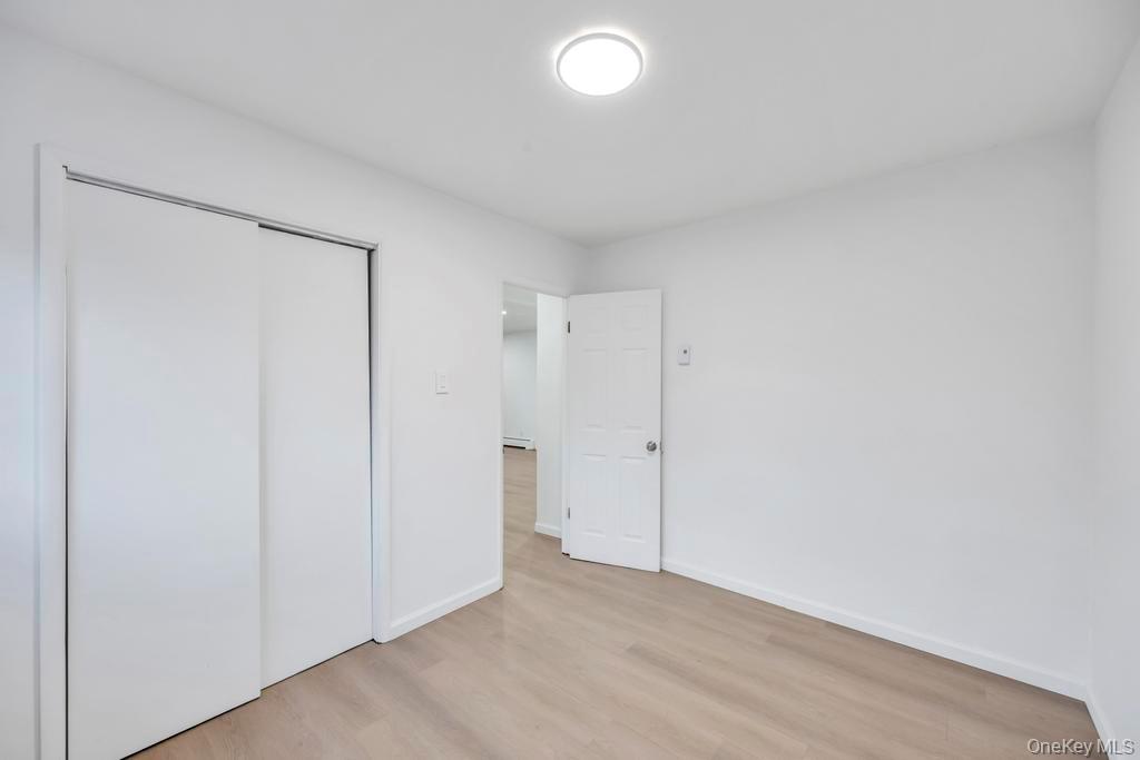 #17 photo, 5494 Expressway Drive, Саффолк ‖ Holtsville , NY 11742