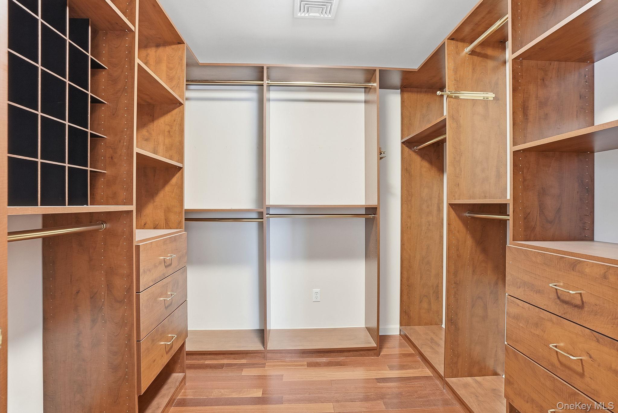 #10 photo, 1010 Pine View, 纽约州 New Windsor , NY 12553