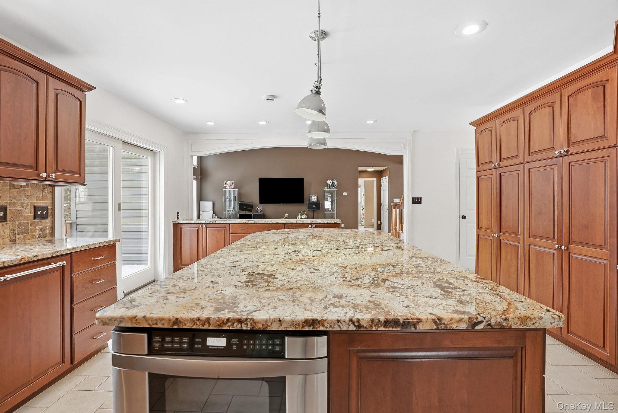 #16 photo, 1010 Pine View, 纽约州 New Windsor , NY 12553