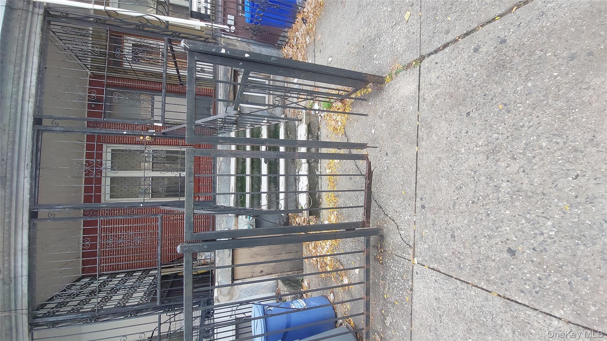 #14 photo, 2408 Grand Avenue, 布朗士 Bronx , NY 10468