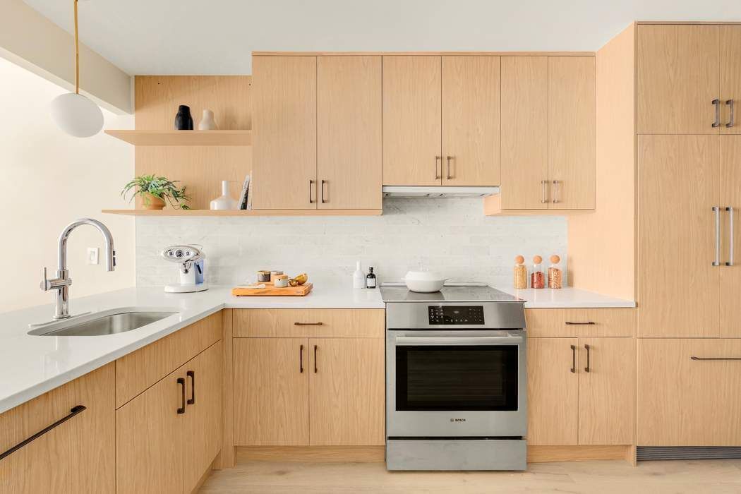 #12 photo, 221 E 48th Street, Turtle Bay , NY 10017