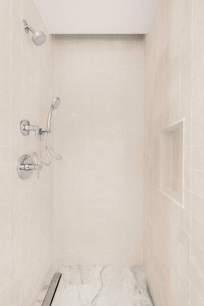 #18 photo, 221 E 48th Street, مانهاتن Turtle Bay , NY 10017