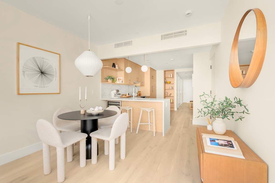 #6 photo, 221 E 48th Street, Turtle Bay , NY 10017