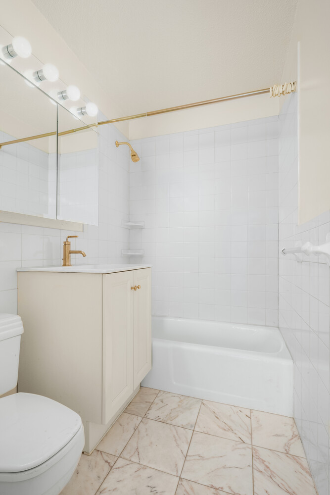 #4 photo, 200 W 79TH Street, Upper West Side , NY 10024