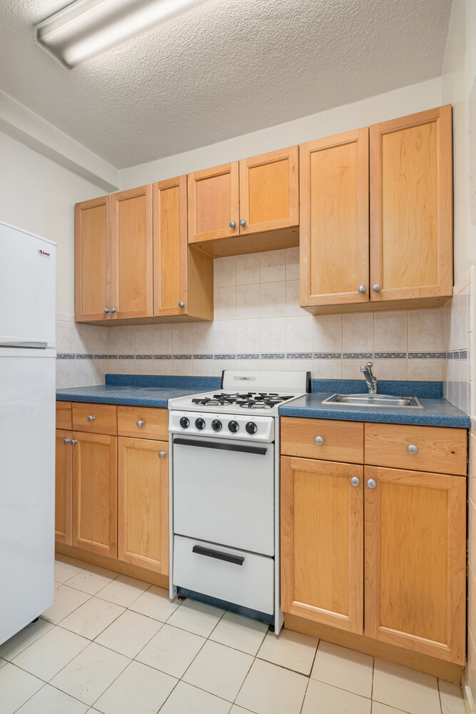 #5 photo, 200 W 79TH Street, Upper West Side , NY 10024