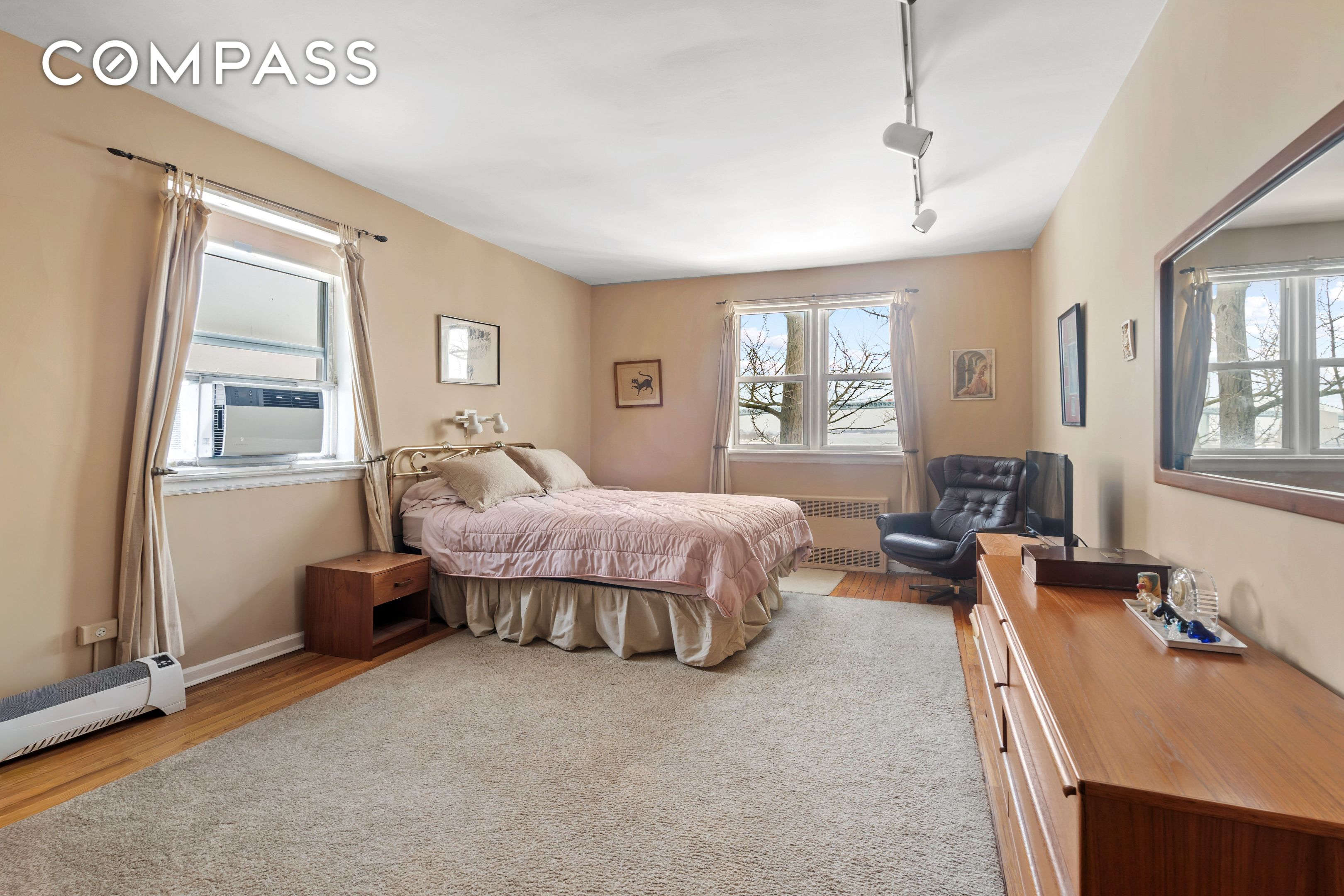 #7 photo, 162-01 Powells Cove Boulevard, Whitestone , NY 11357