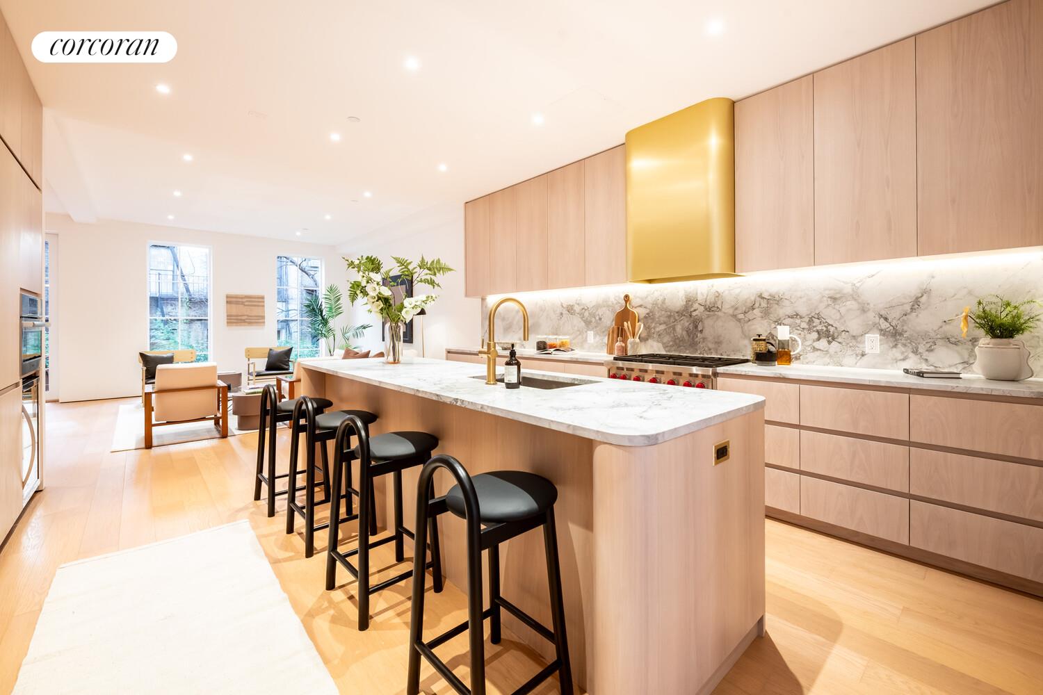 #6 photo, 313 E 6TH Street, 曼哈顿 东村区 East Village , NY 10003