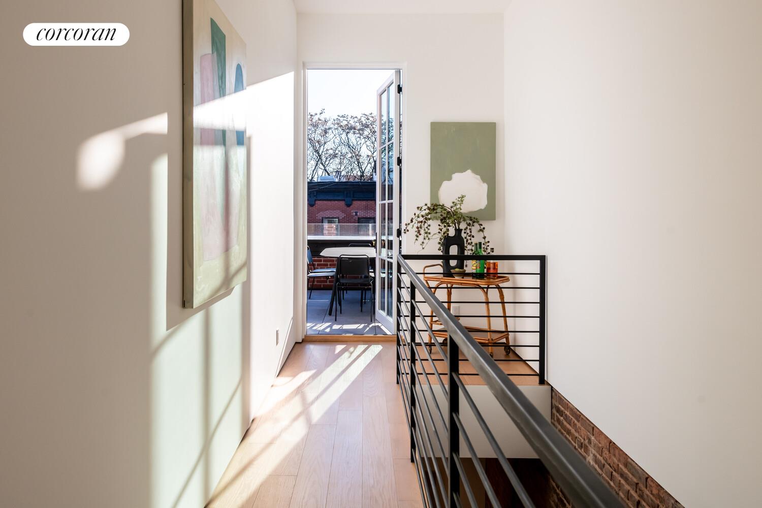 #9 photo, 313 E 6TH Street, 曼哈顿 东村区 East Village , NY 10003