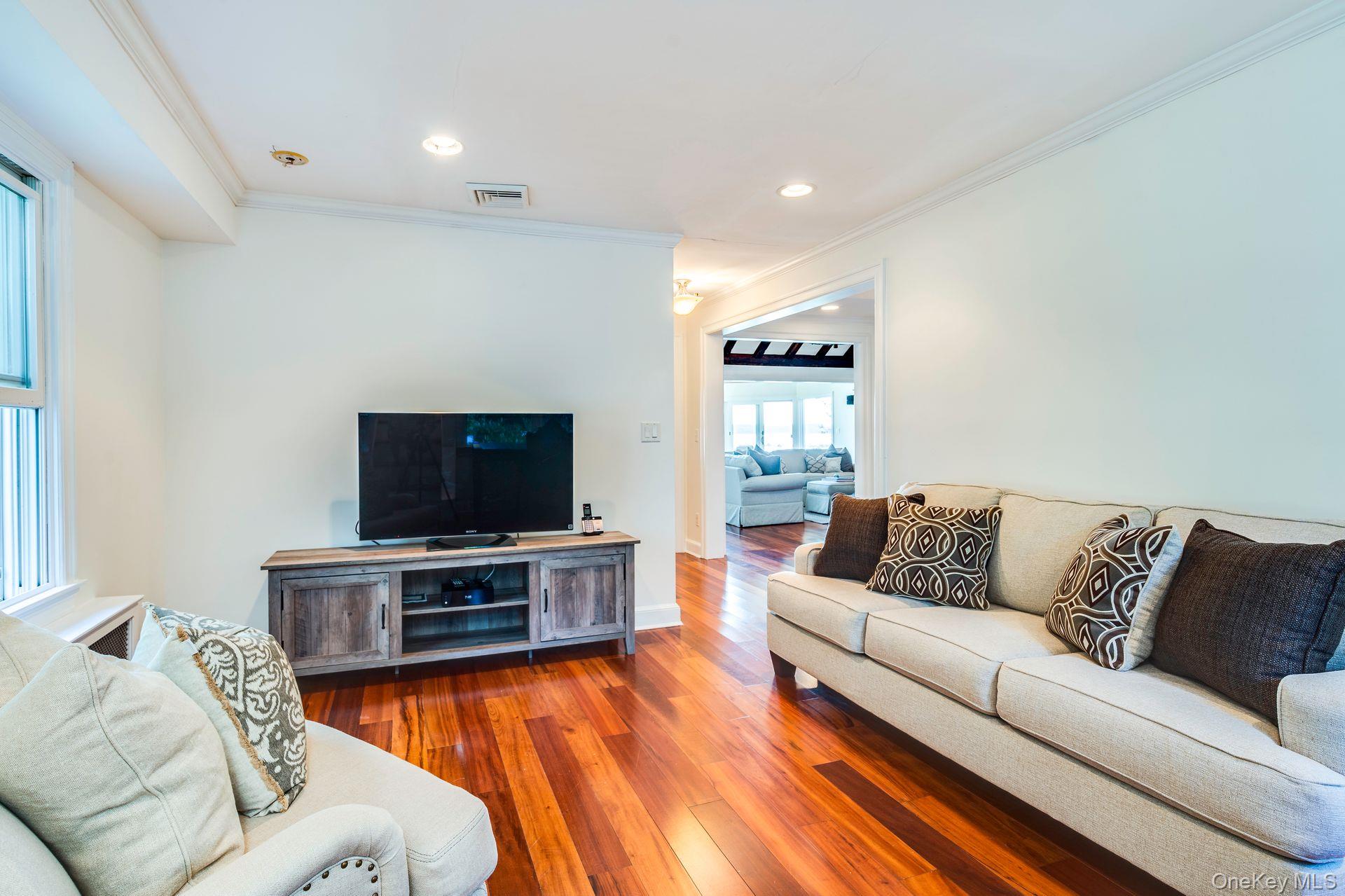 #8 photo, 140 Old Winkle Point Road, Northport , NY 11768