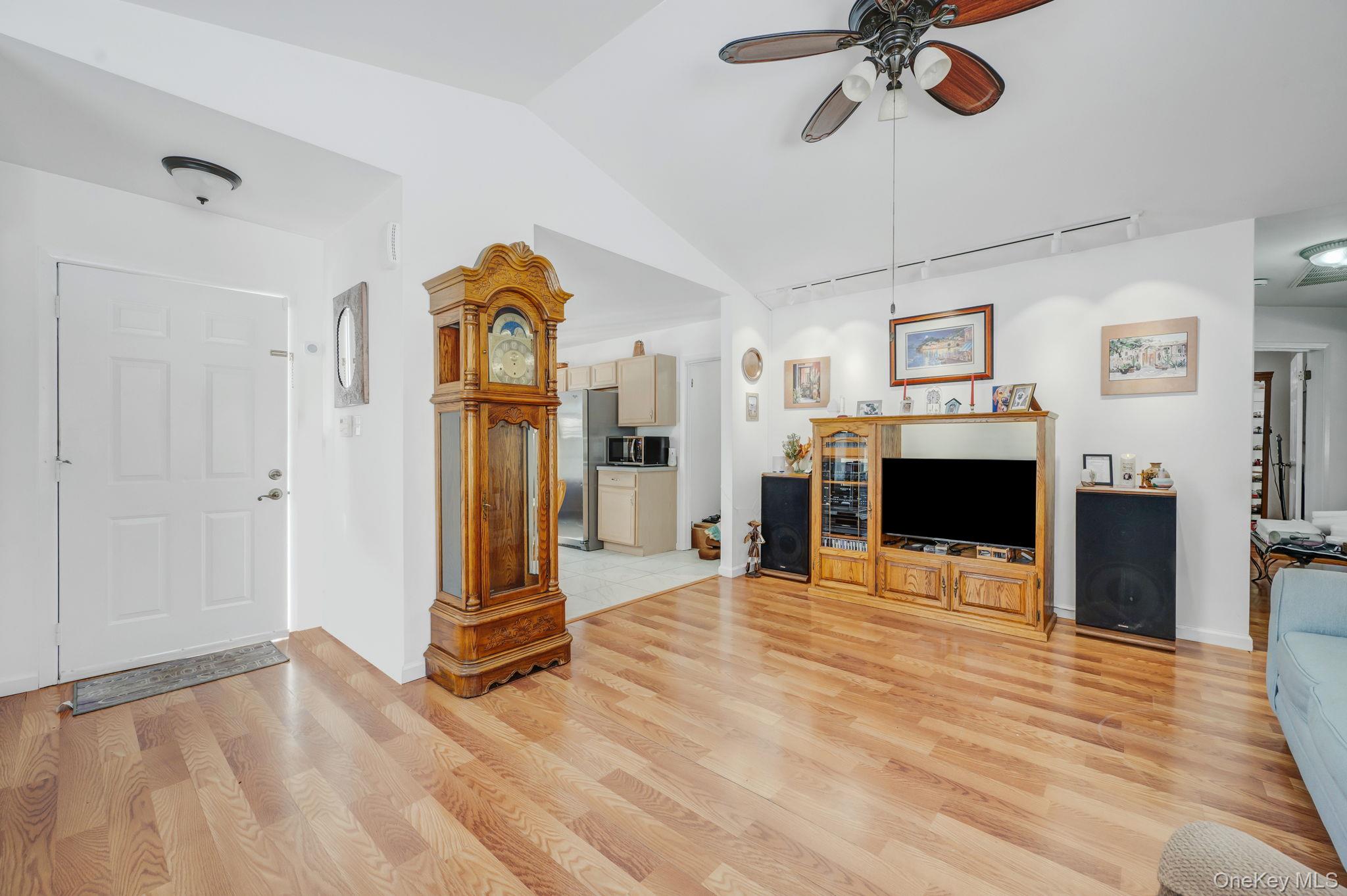 #7 photo, 2 Greenbriar Court, 东长岛 Middle Island , NY 11953