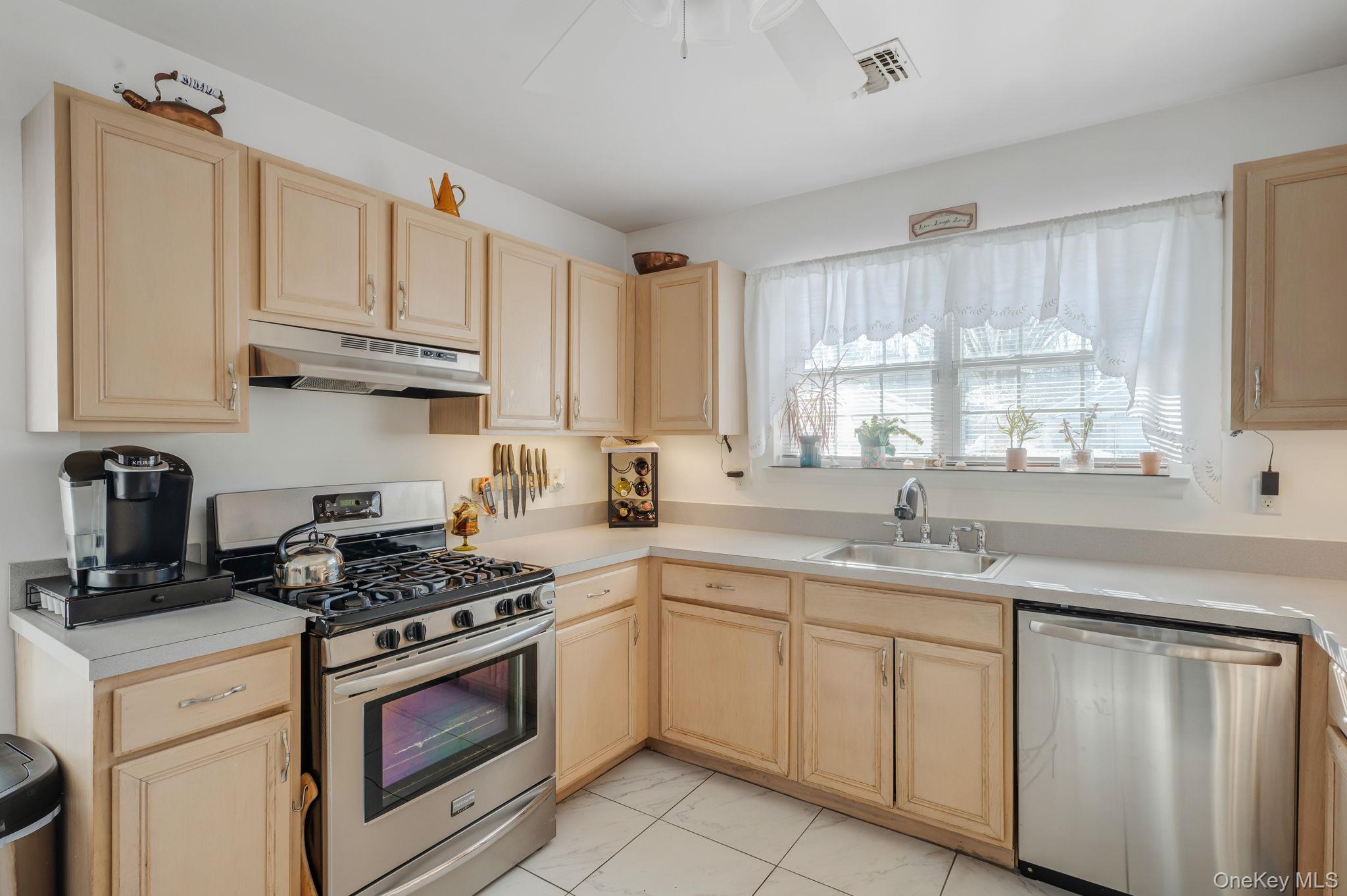 #9 photo, 2 Greenbriar Court, 东长岛 Middle Island , NY 11953