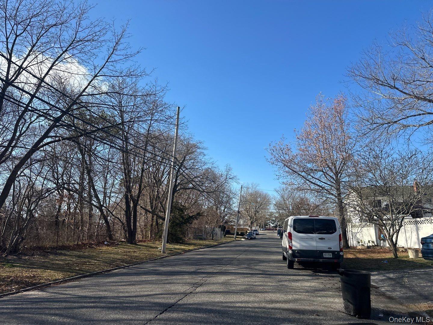 #4 photo, 218 Newberry Street, Brentwood , NY 11717