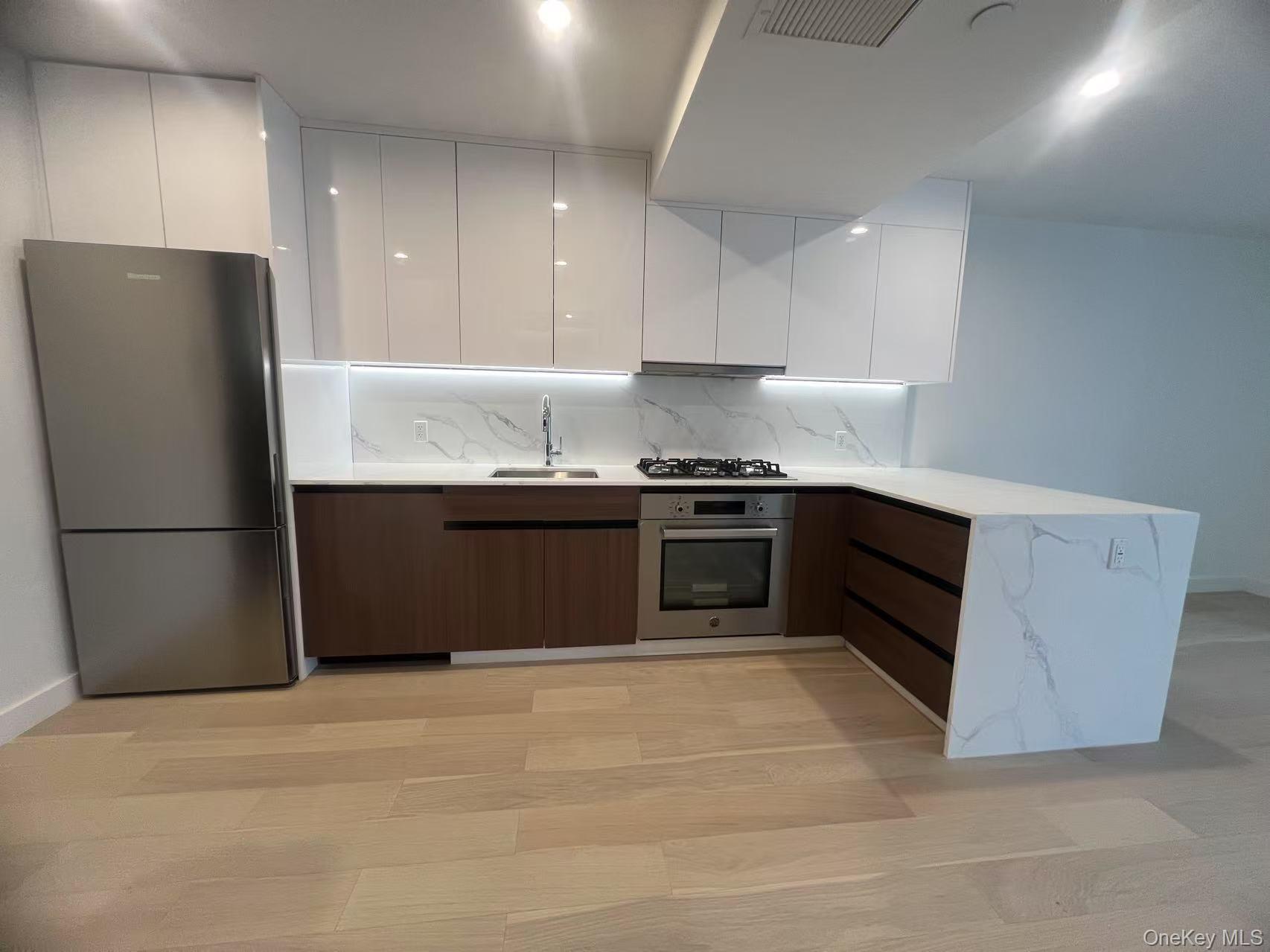 #1 photo, 14449 Northern Boulevard, Flushing , NY 11354