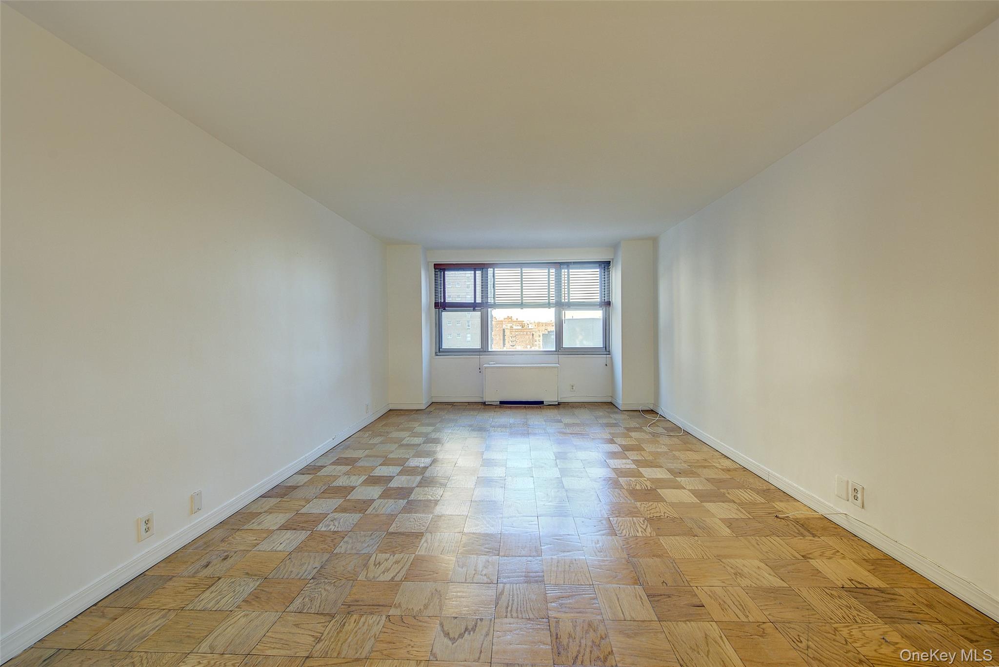 #6 photo, 70-25 Yellowstone Boulevard, 皇后区 森林小丘 Forest Hills , NY 11375