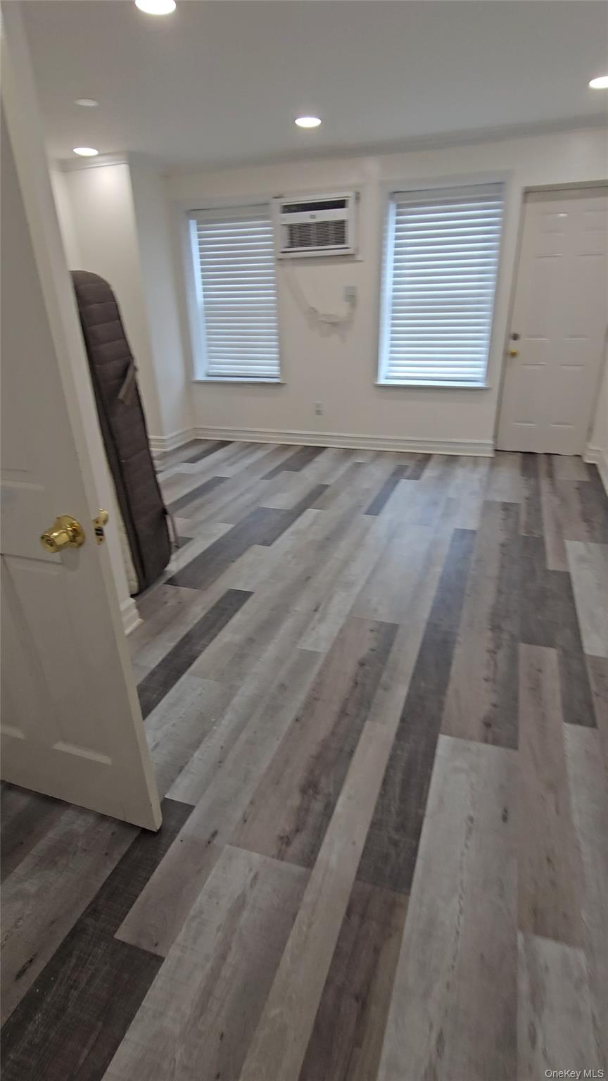 #5 photo, 101-25 111th, Richmond Hill S. , NY 11419