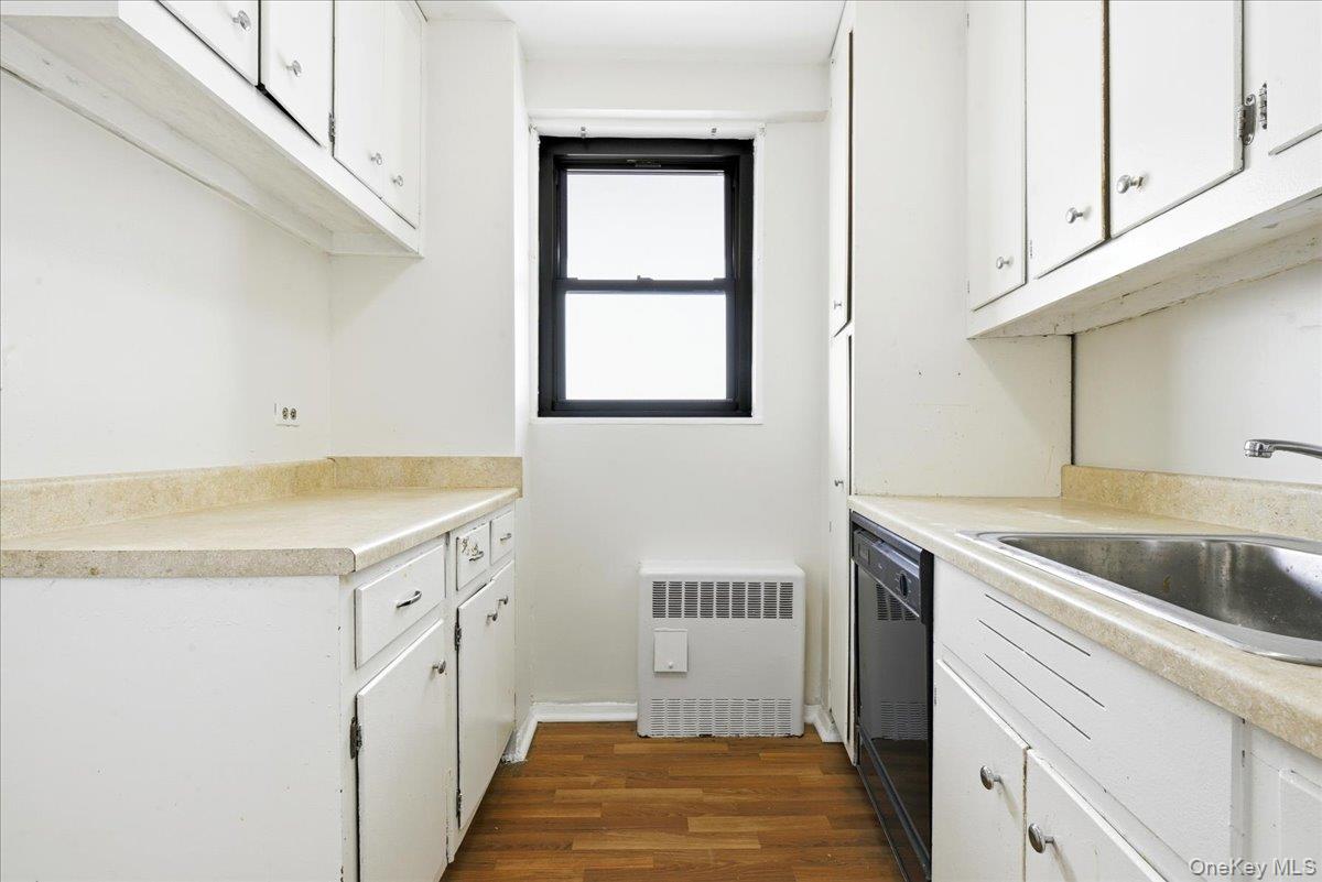 #13 photo, 90-50 Union Turnpike, Glendale , NY 11385