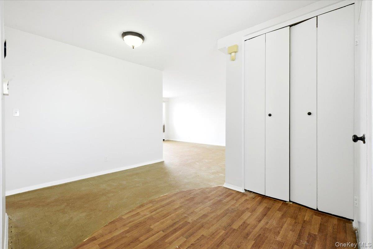 #16 photo, 90-50 Union Turnpike, Glendale , NY 11385