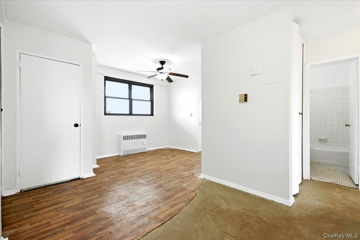 #7 photo, 90-50 Union Turnpike, Glendale , NY 11385