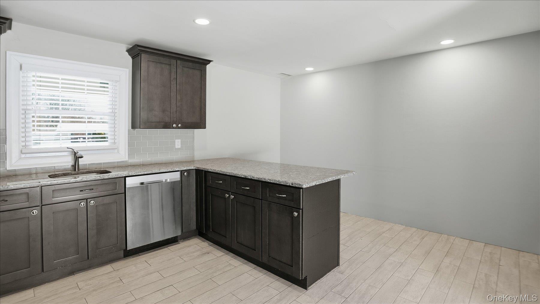 #12 photo, 59 Sycamore Circle, Саффолк ‖ Stony Brook , NY 11790