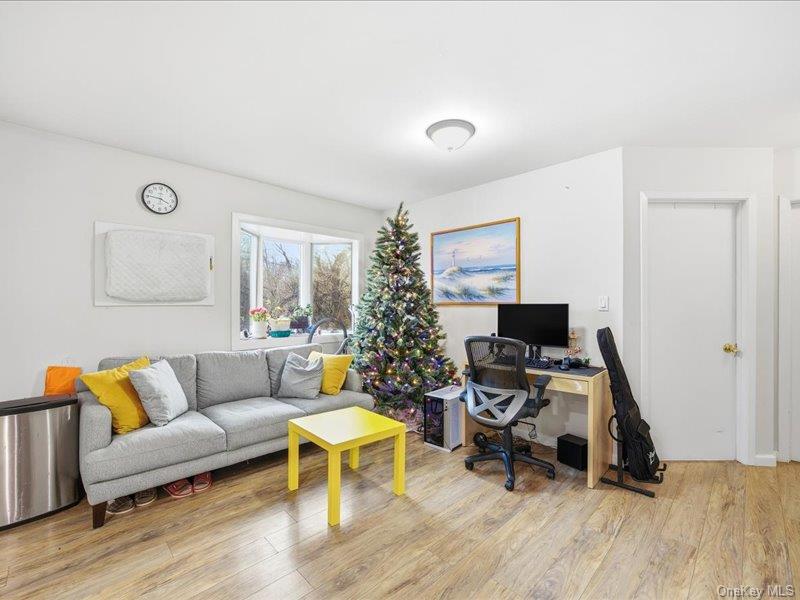 #12 photo, 22 Midland Avenue, 东长岛 Port Jefferson , NY 11777