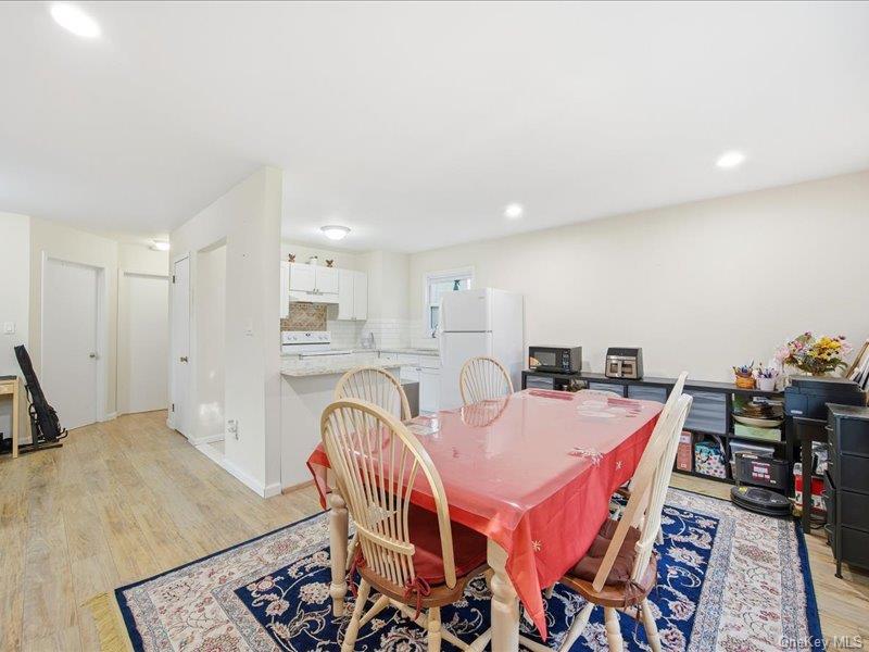 #20 photo, 22 Midland Avenue, 东长岛 Port Jefferson , NY 11777