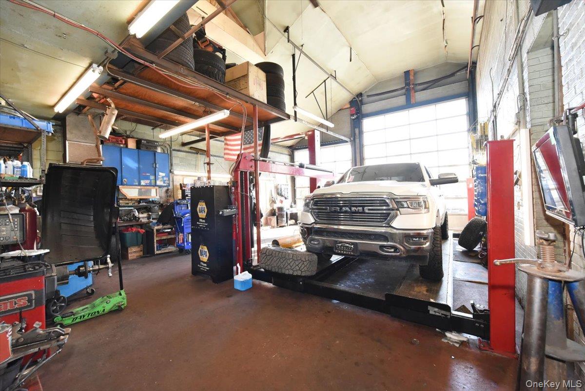 #10 photo, 815 Old Country Road, Westbury , NY 11590