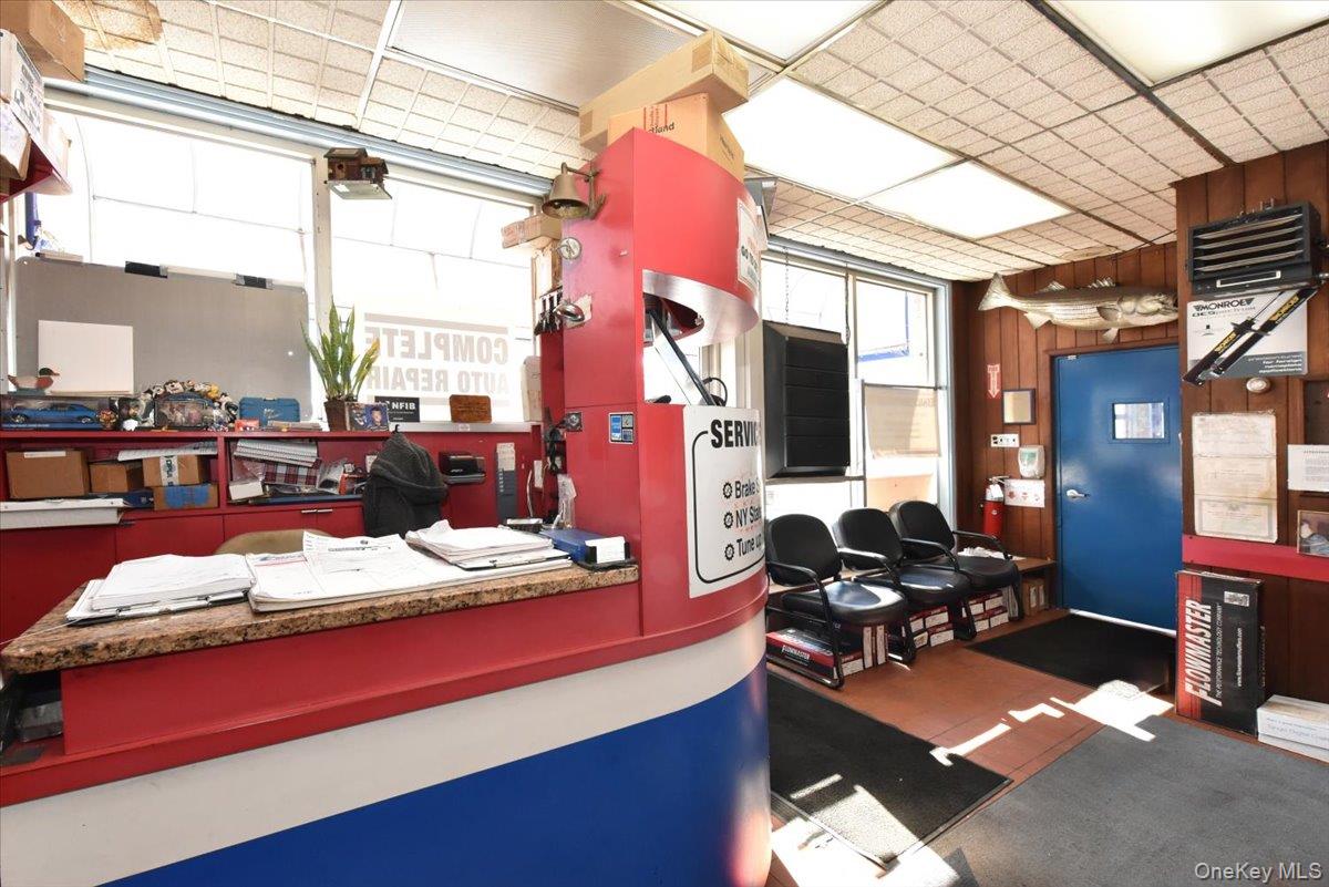 #11 photo, 815 Old Country Road, Westbury , NY 11590