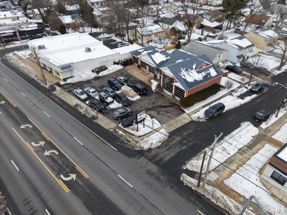 #15 photo, 815 Old Country Road, Westbury , NY 11590