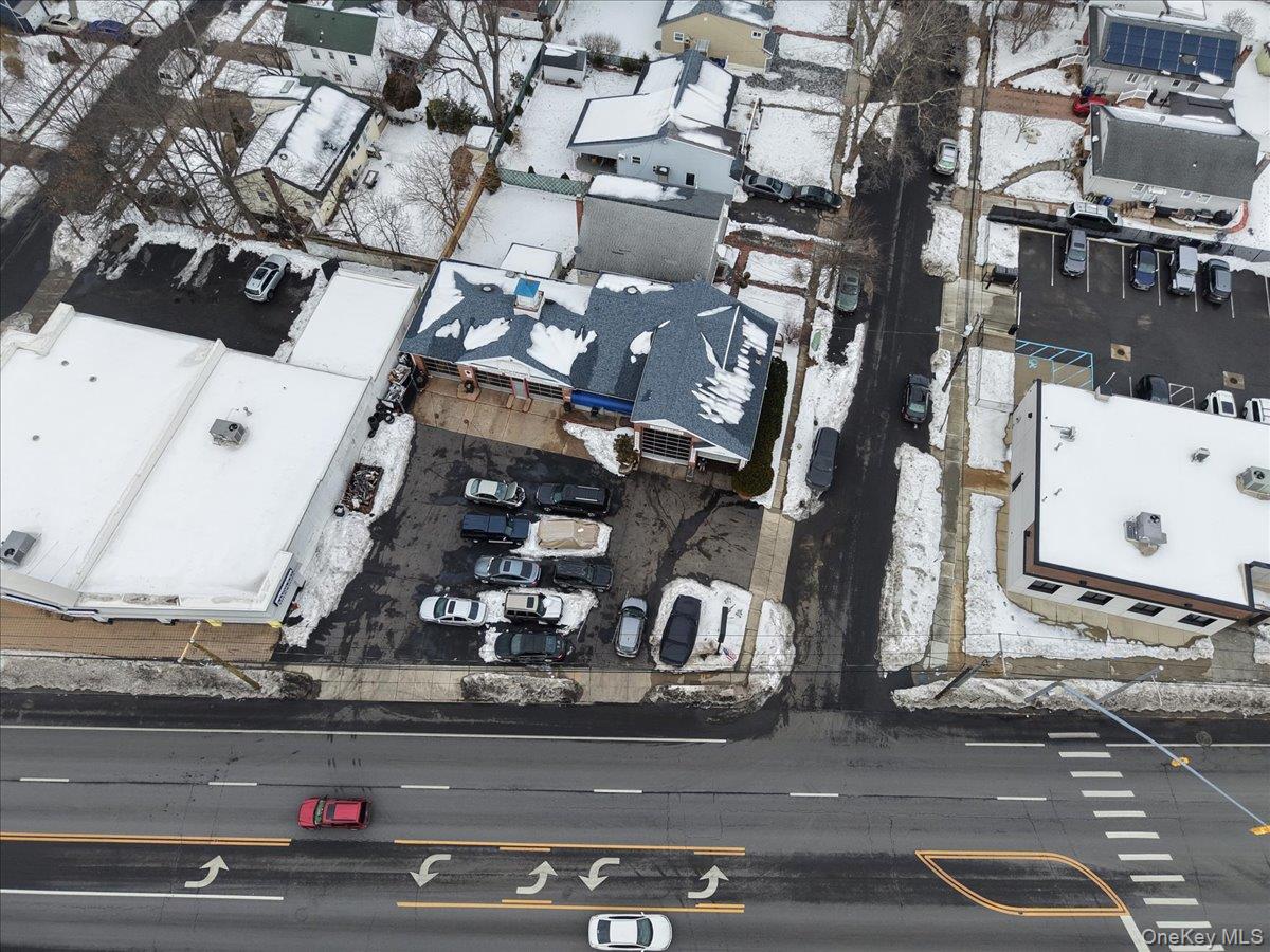 #17 photo, 815 Old Country Road, Westbury , NY 11590