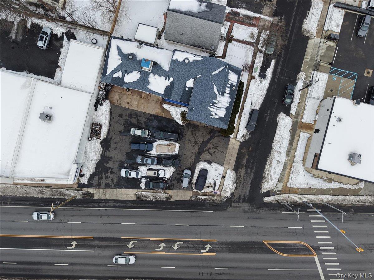 #19 photo, 815 Old Country Road, Westbury , NY 11590