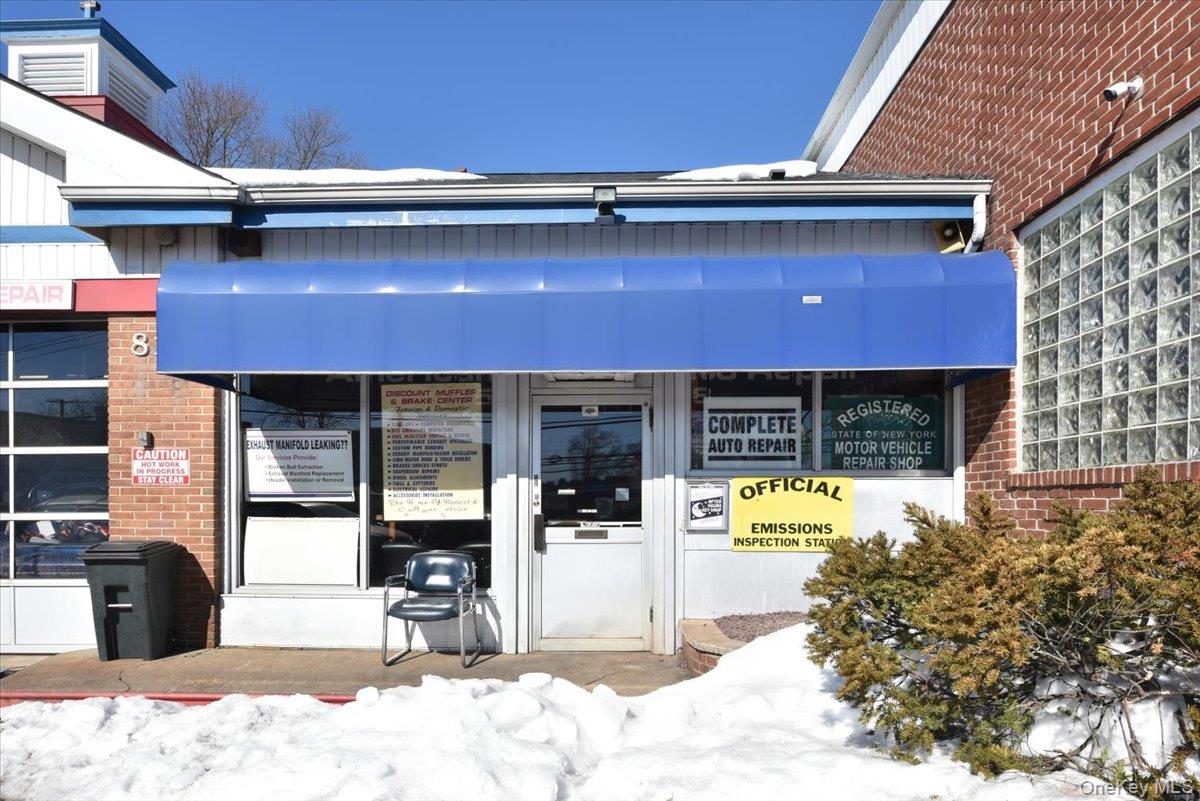 #5 photo, 815 Old Country Road, Westbury , NY 11590