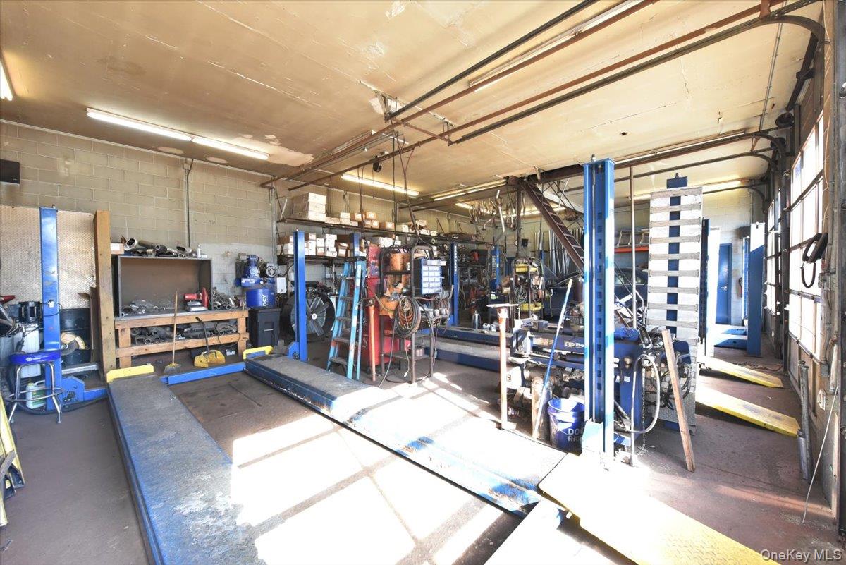 #8 photo, 815 Old Country Road, Westbury , NY 11590