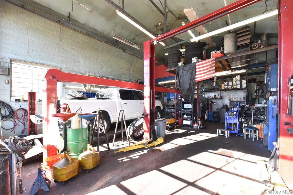 #9 photo, 815 Old Country Road, Westbury , NY 11590